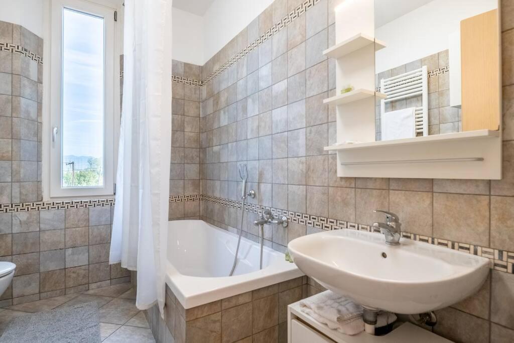 -villa Emily- Parking, Garden & Wi-fi Pisa